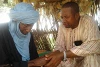 Buba Aliyu prie avec un ancien musulman peul au nord du Nigéria. csi