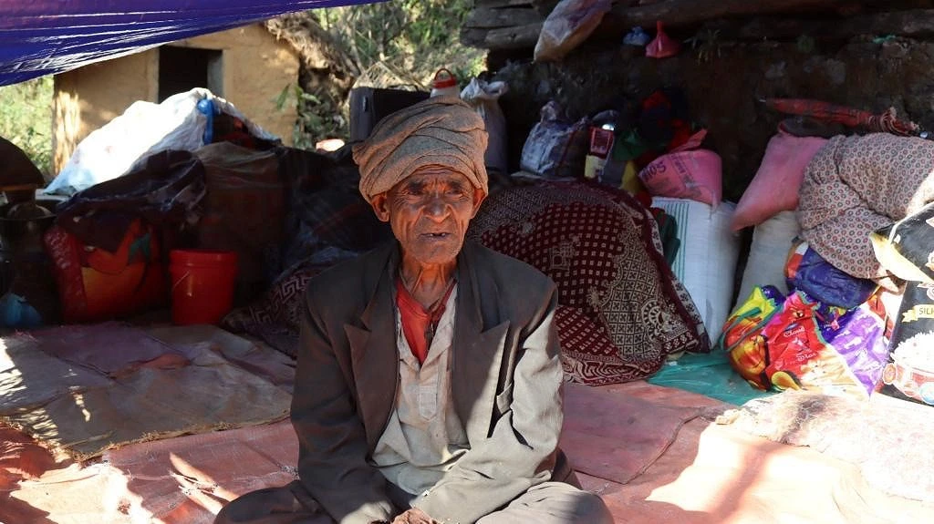 Du jour au lendemain, des sans-abri : au Népal, un violent tremblement de terre a fait de nombreux morts et des centaines de blessés. Quelque 30 000 maisons ont été endommagées ou détruites. csi