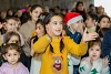 Ces enfants arméniens chantent et dansent. csi